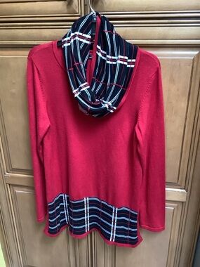 RED WOMENS SWEATER WITH PLAID DETACHABLE